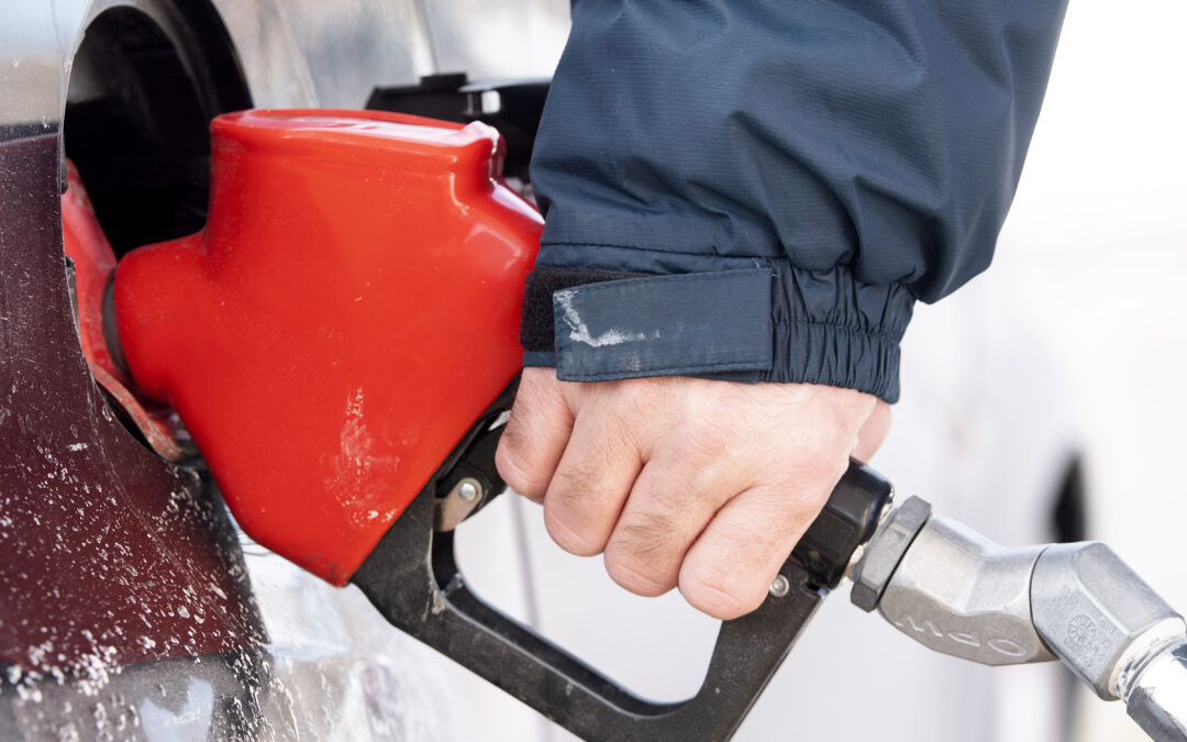 Quebec government scraps gasoline floor price to boost competition